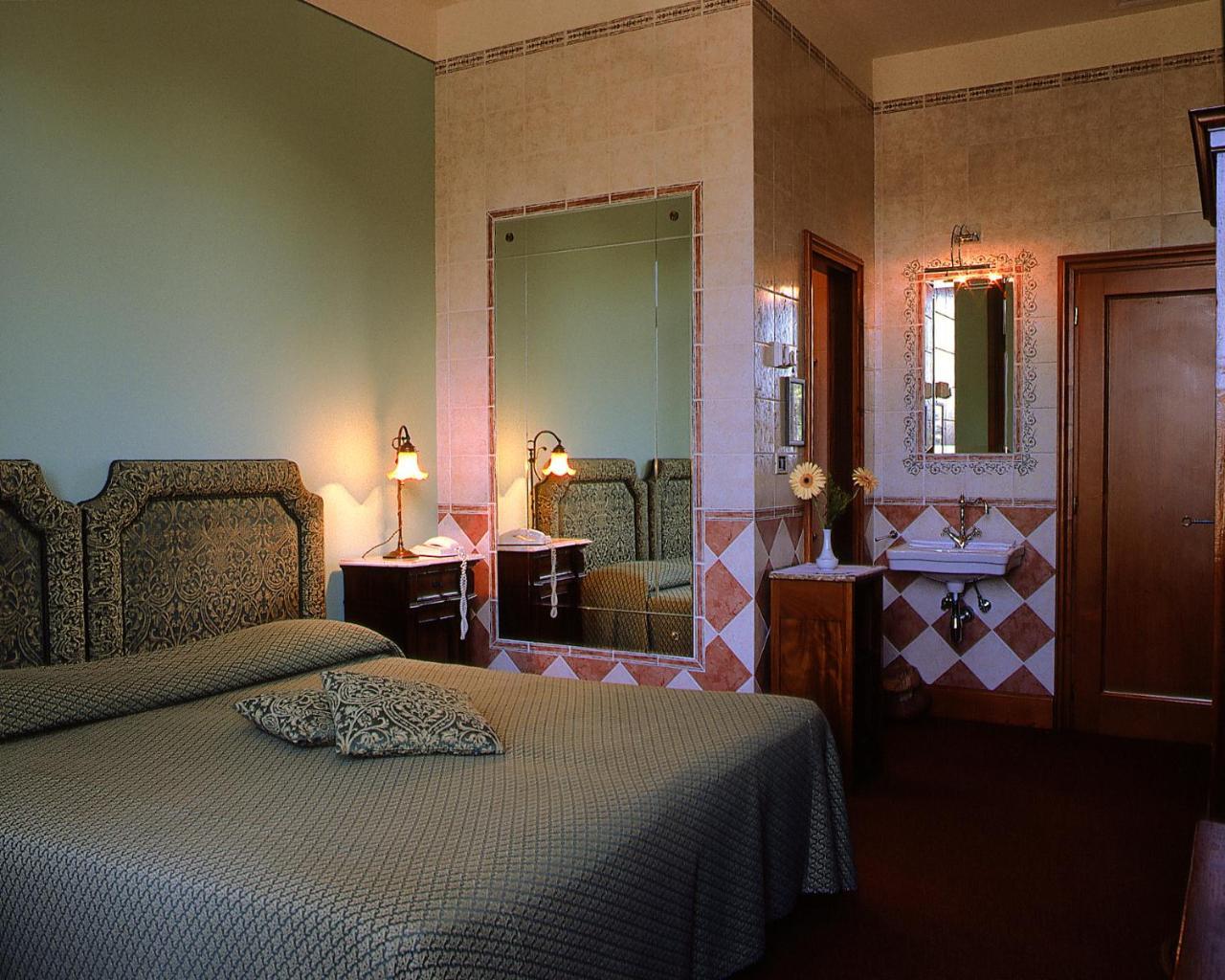 Hotel Vecia Brenta Mira Bagian luar foto