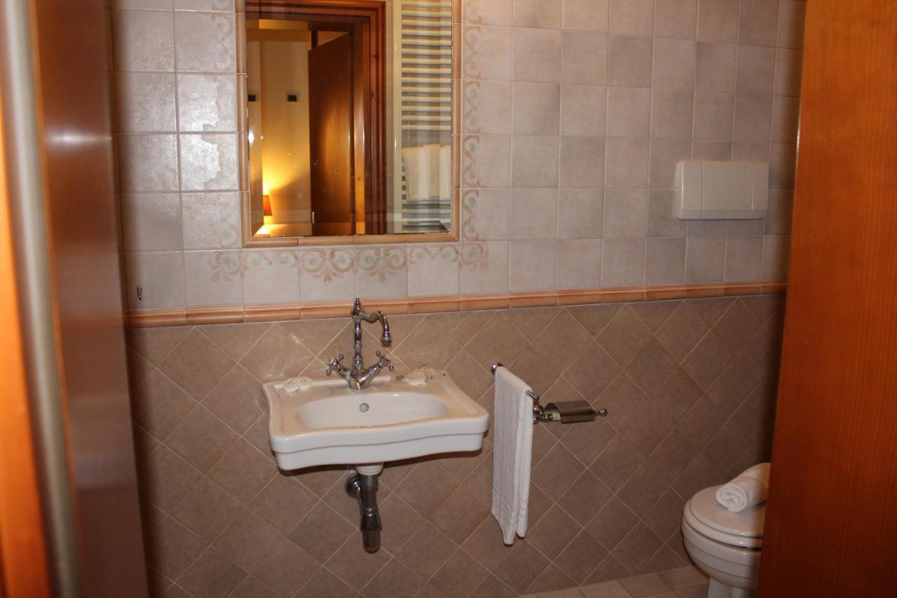 Hotel Vecia Brenta Mira Bagian luar foto