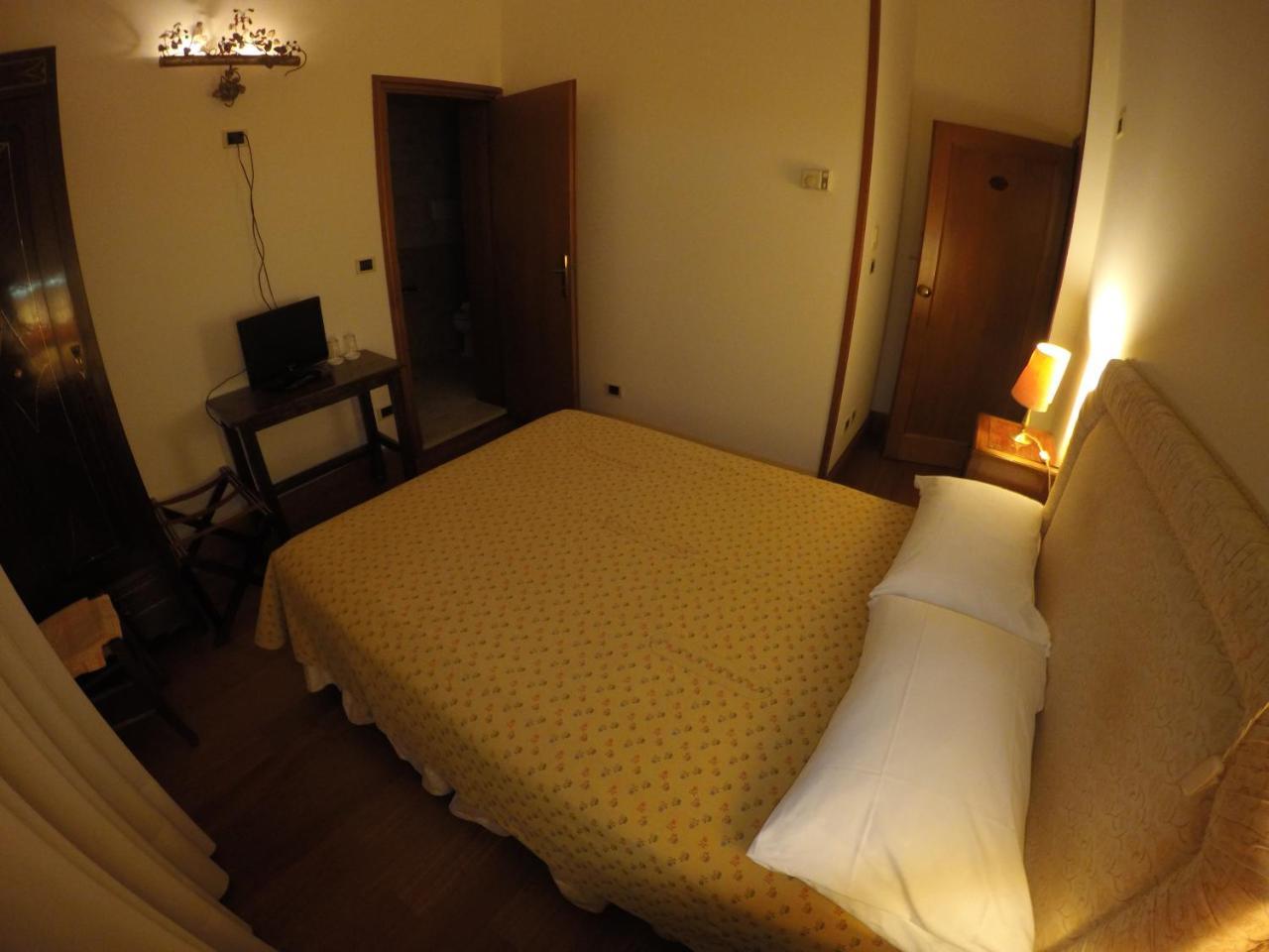 Hotel Vecia Brenta Mira Bagian luar foto